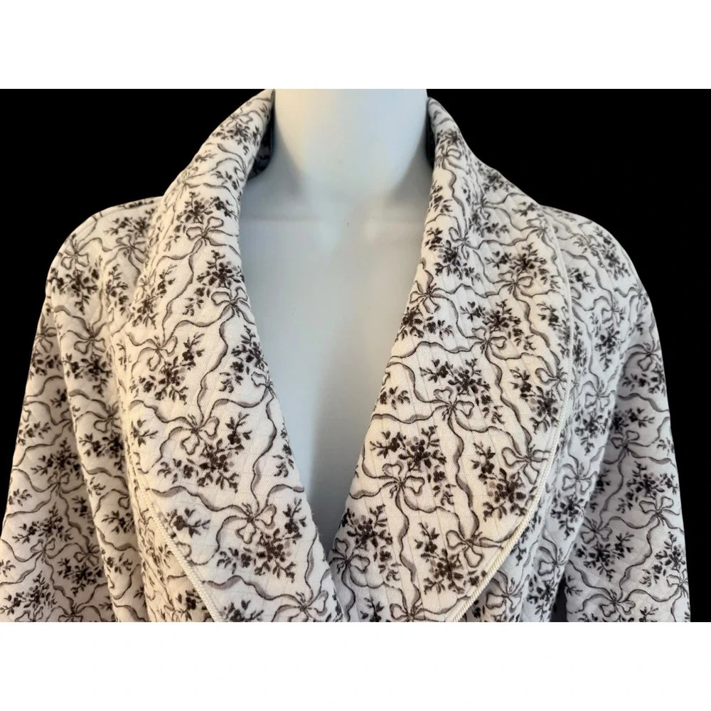 Eileen West Quilted Cotton Robe S/M White Gray Floral Long Belted Bathrobe
